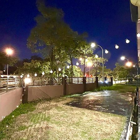 Quayside Cove Homestay - Corner House, Shah Alam Rimbayu Netflix Syok Tv Bbq Extérieur photo