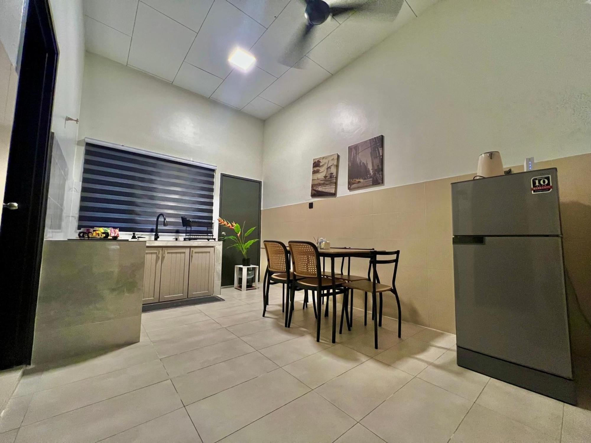 Quayside Cove Homestay - Corner House, Shah Alam Rimbayu Netflix Syok Tv Bbq Extérieur photo